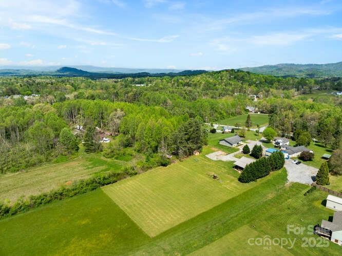 67 Twin Elm Knoll, Hendersonville, NC 28792