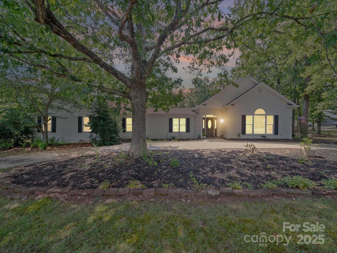 7402 Cunningham Ln., Indian Trail, NC 28079