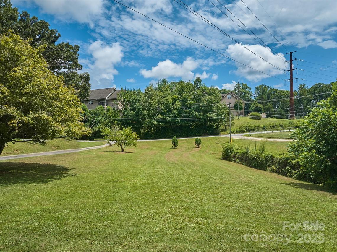 179 Moody Ave. #A, Candler, NC 28715