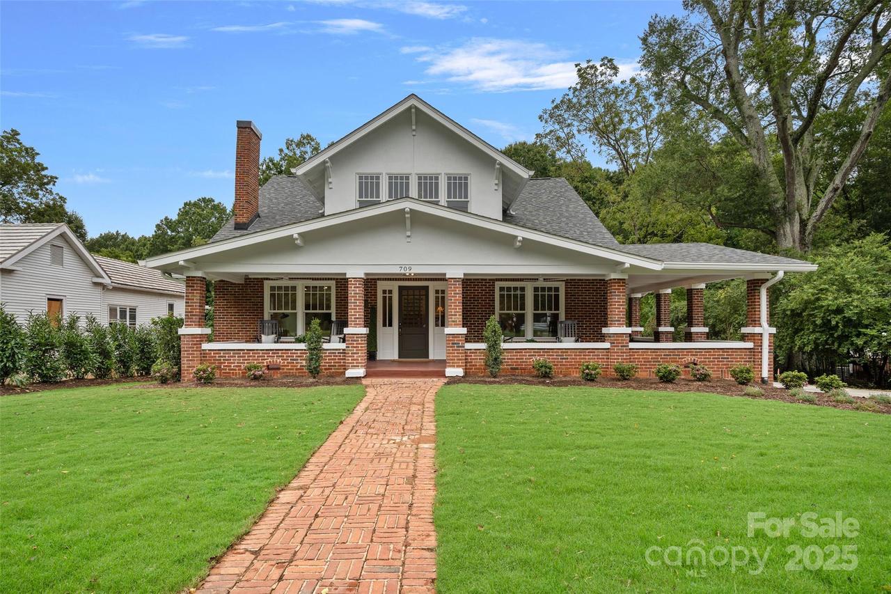 709 N Main St., Davidson, NC 28036