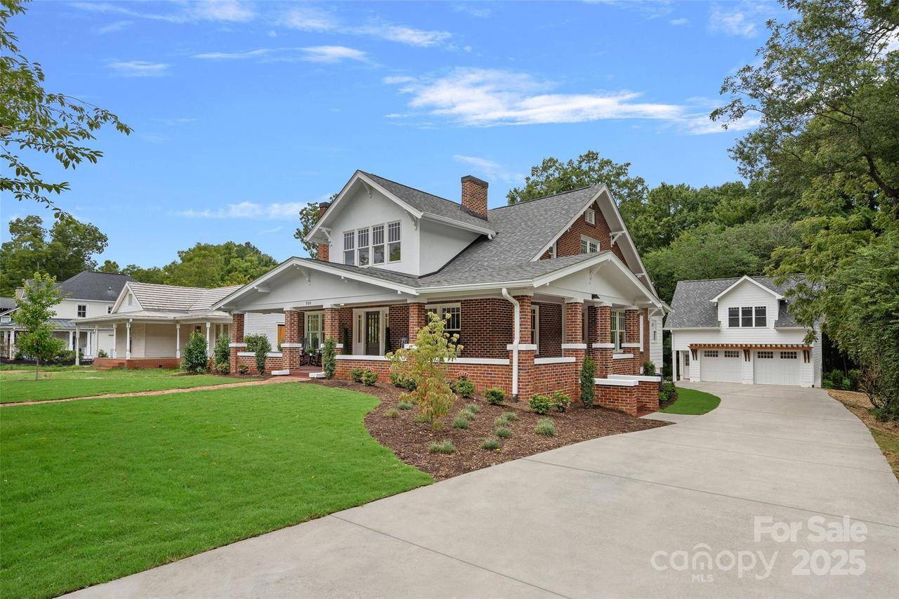 709 N Main St., Davidson, NC 28036