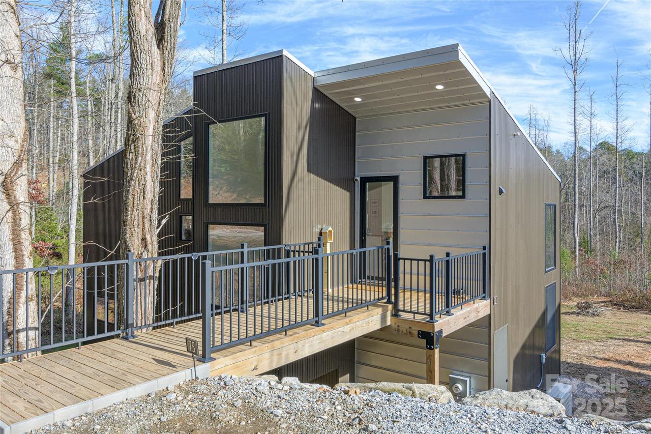 75 South Fork Tr., Lake Toxaway, NC 28747