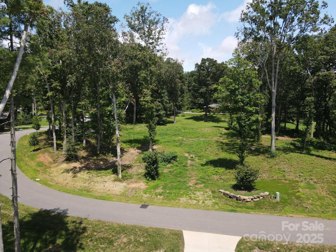 105 Annabelle Linn Dr., Fairview, NC 28730
