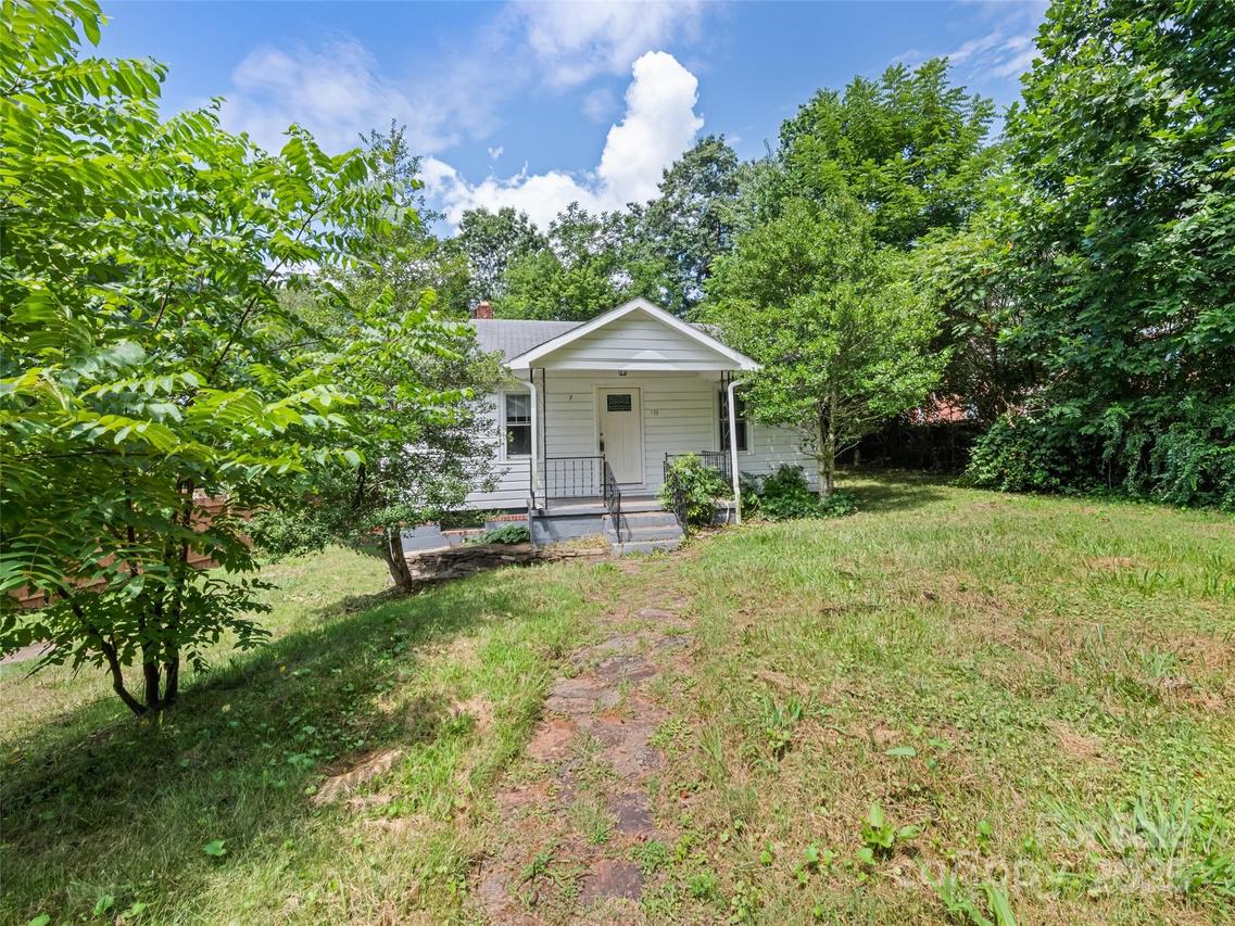 155 Woodland Dr., Waynesville, NC 28786