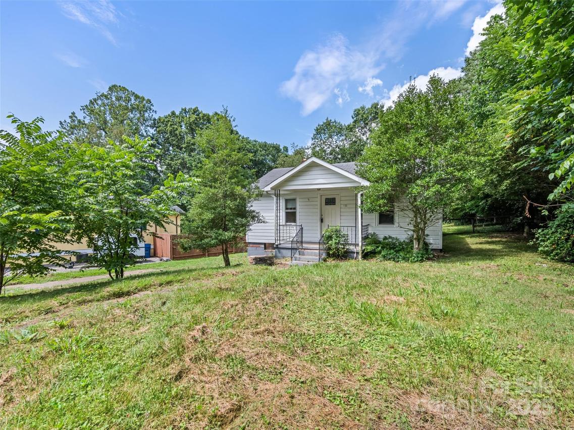 155 Woodland Dr., Waynesville, NC 28786
