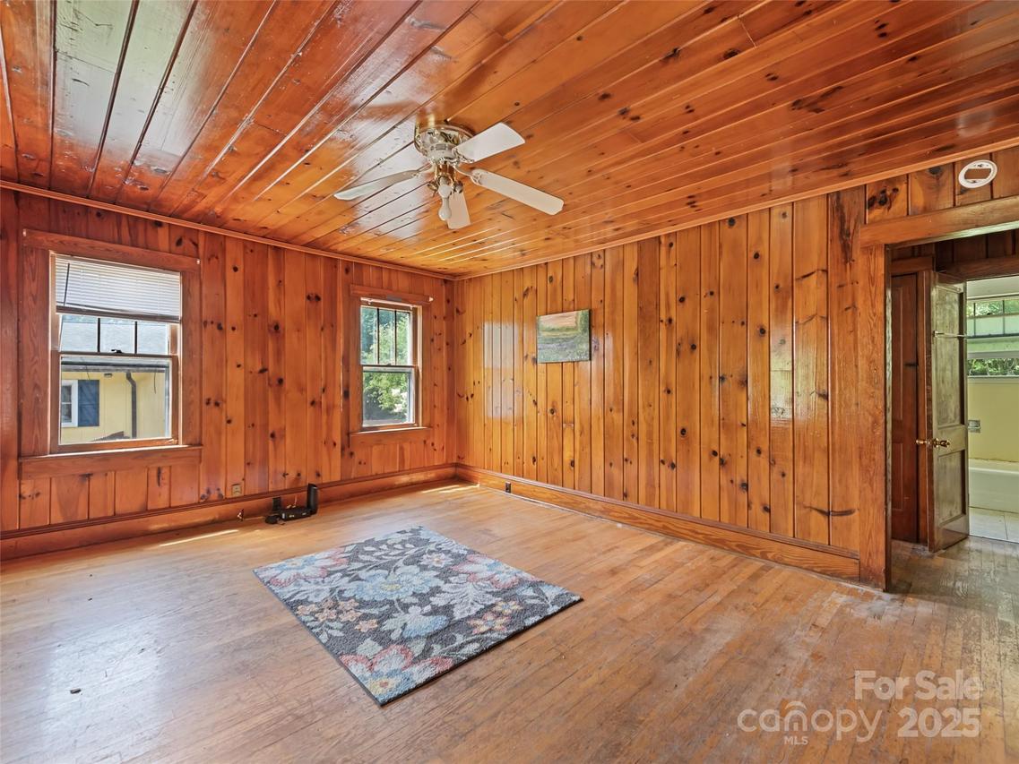 155 Woodland Dr., Waynesville, NC 28786