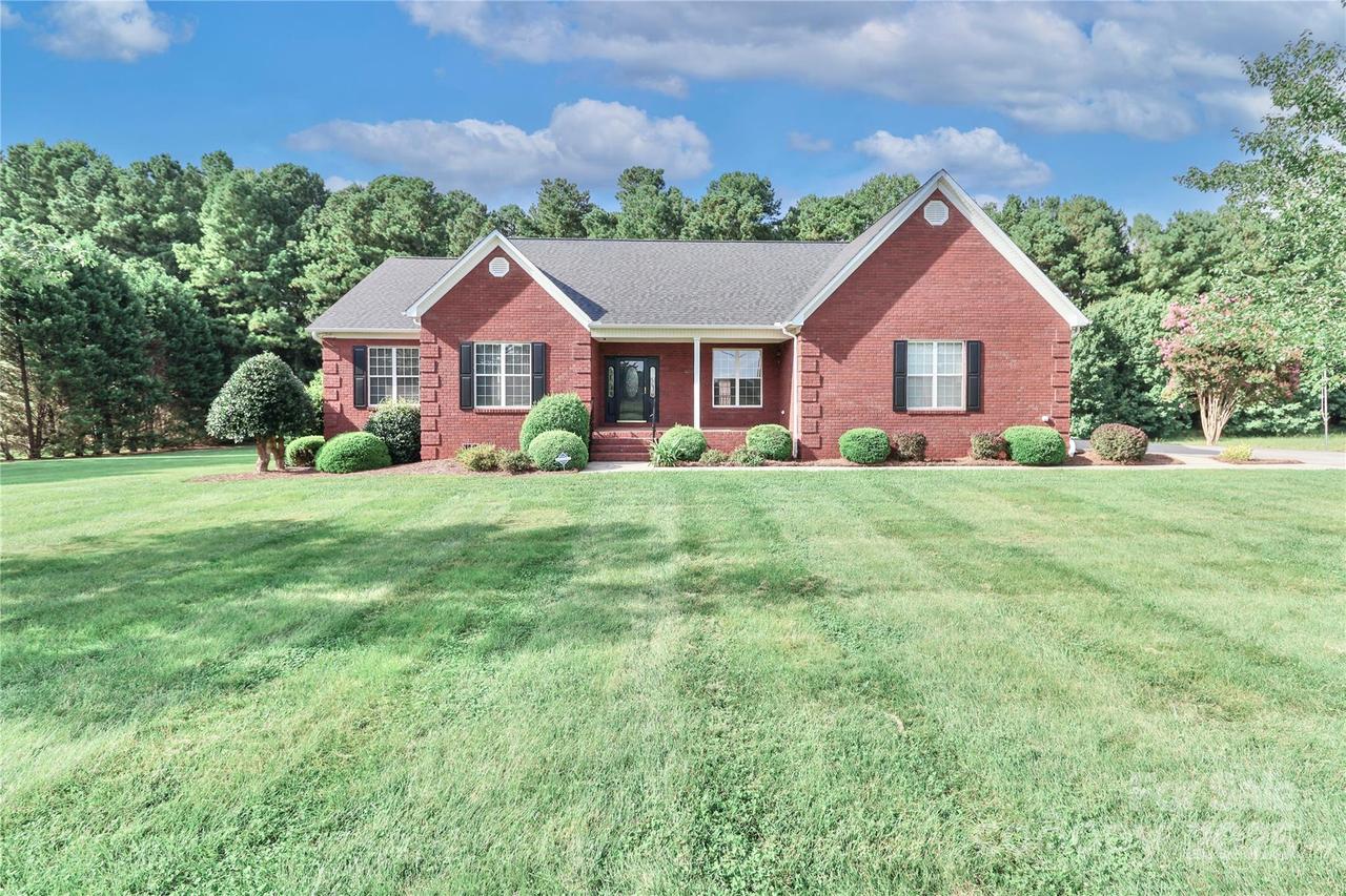 1384 Old Mountain Rd., Statesville, NC 28677