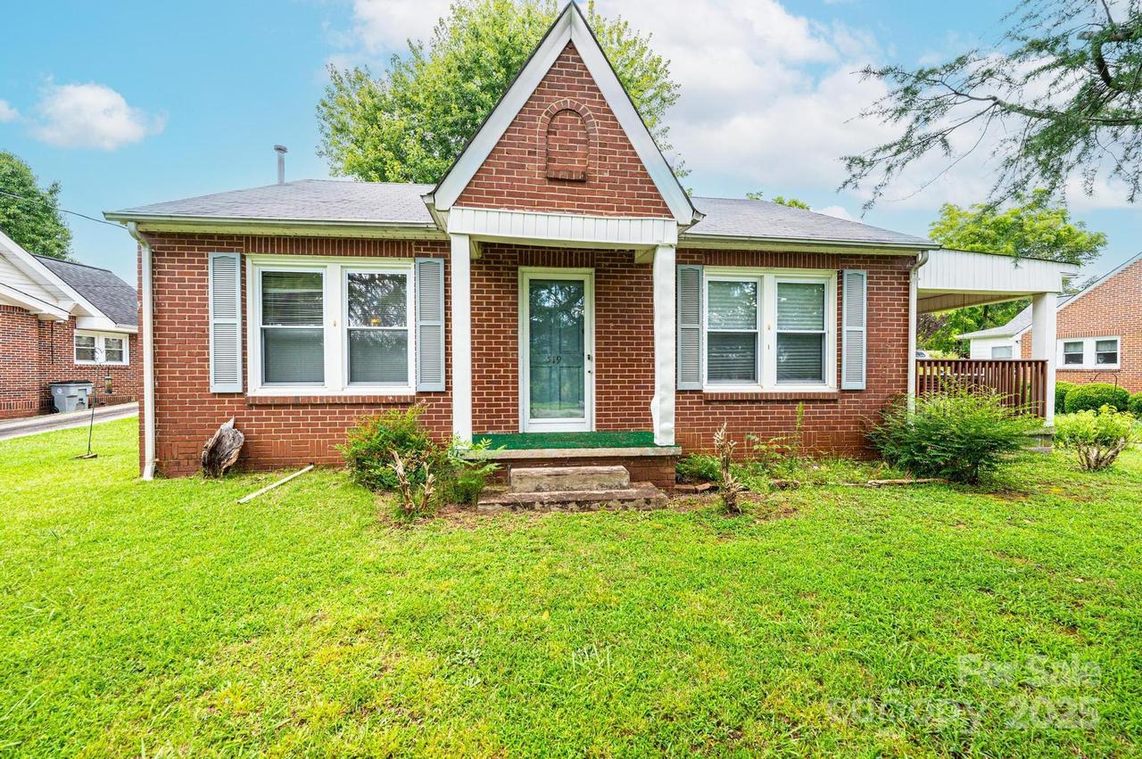 519 Lower Creek Dr., Lenoir, NC 28645