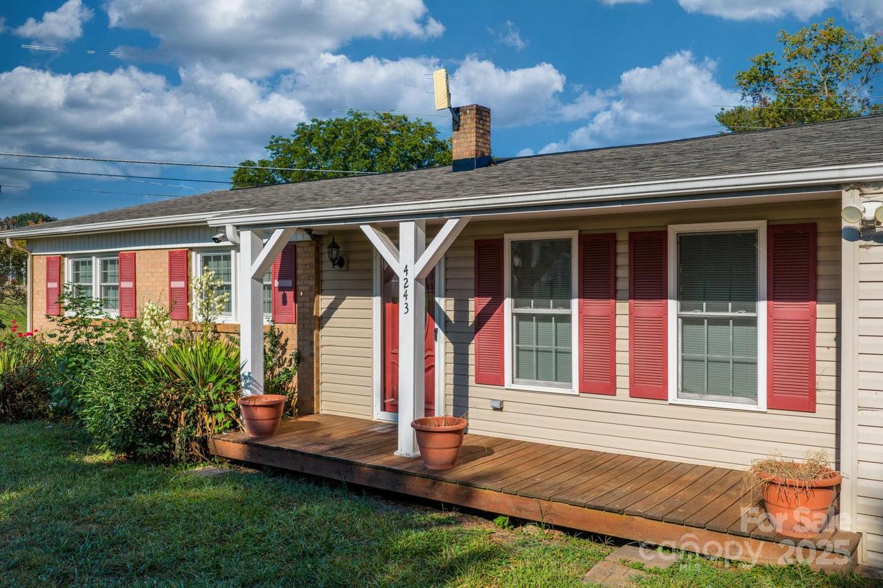 4243 Benfield Dr., Hudson, NC 28638