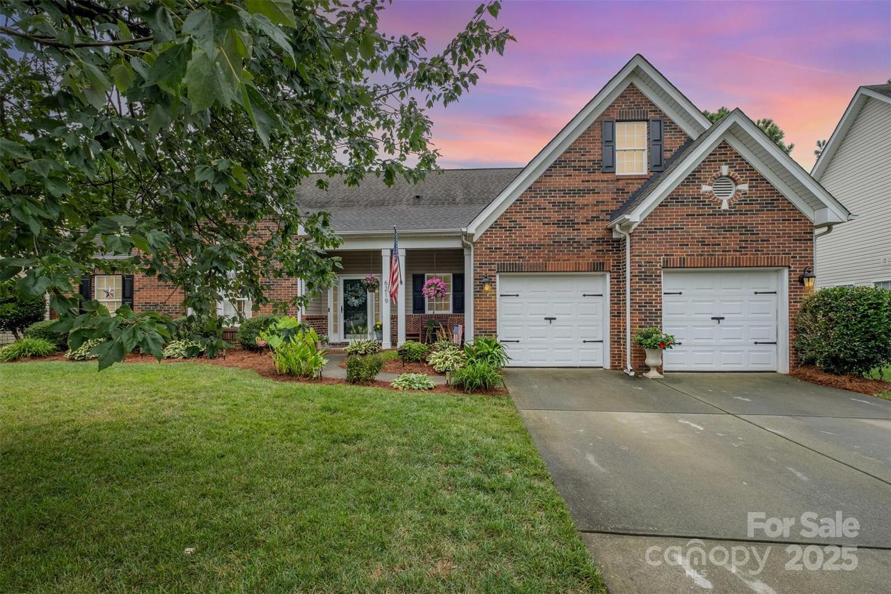 6219 Breckfield Ct., Charlotte, NC 28278