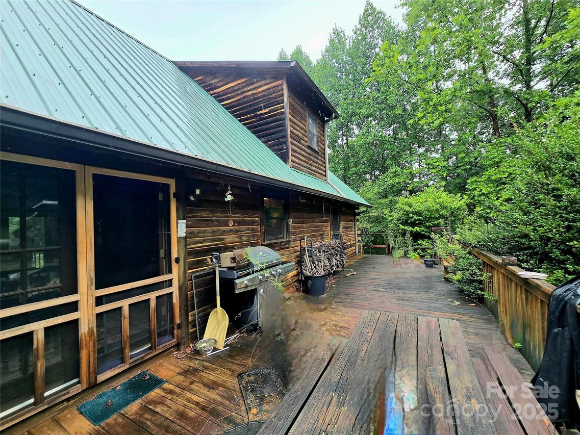 112 Ashe Bridge Rd., Marion, NC 28752
