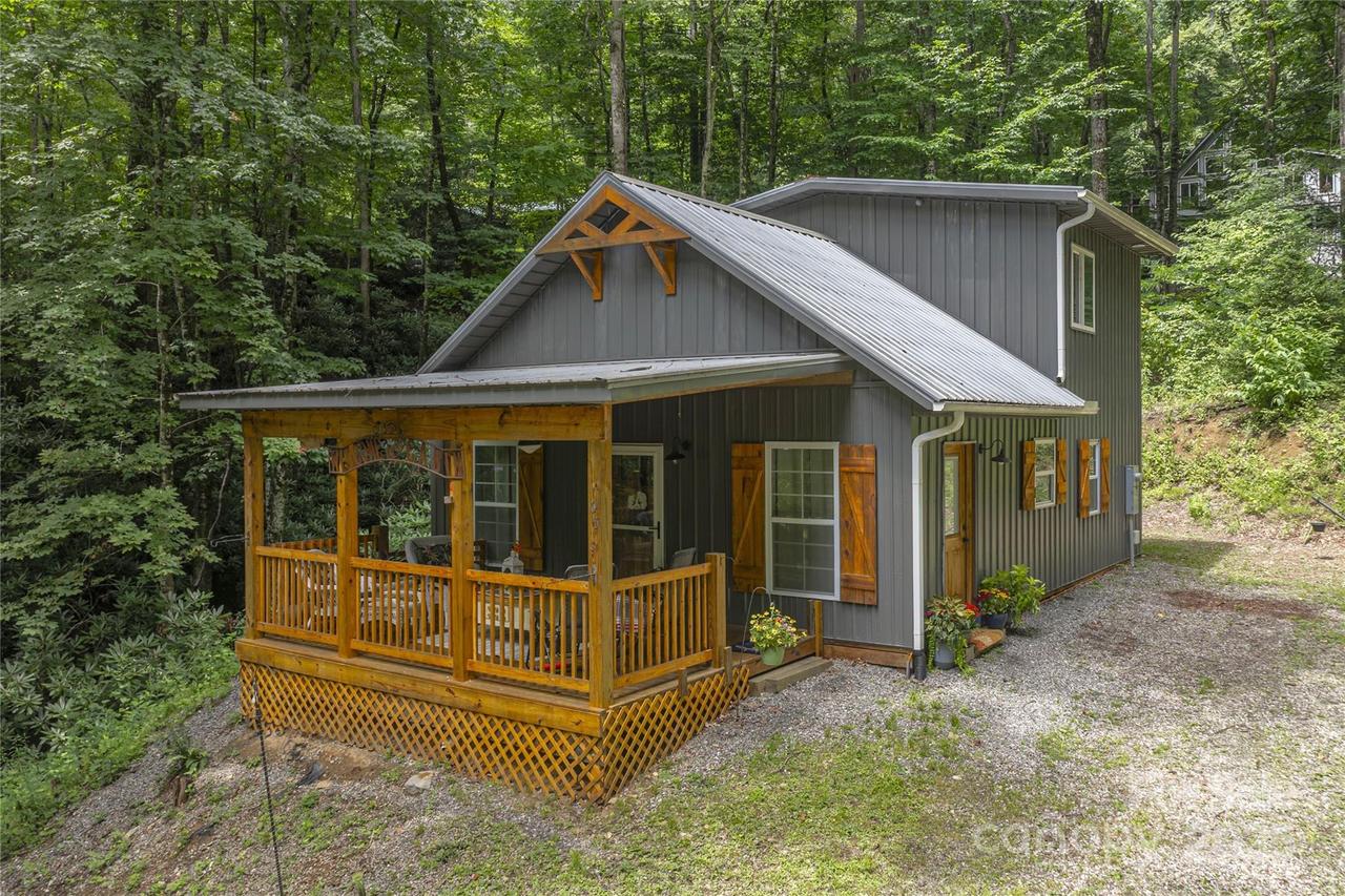 95 Robin Hood Ln., Maggie Valley, NC 28751