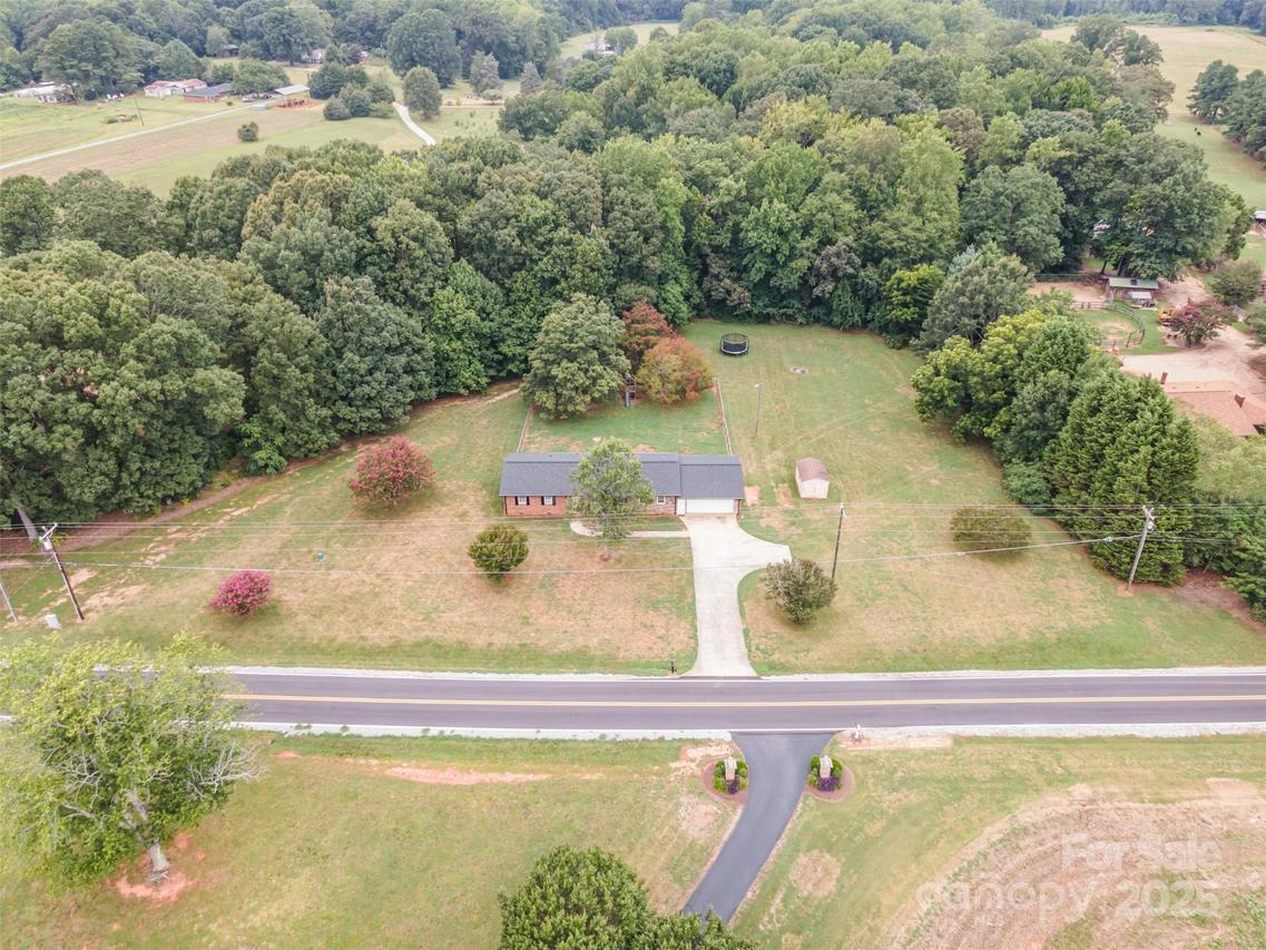 2570 Lipe Rd., China Grove, NC 28023
