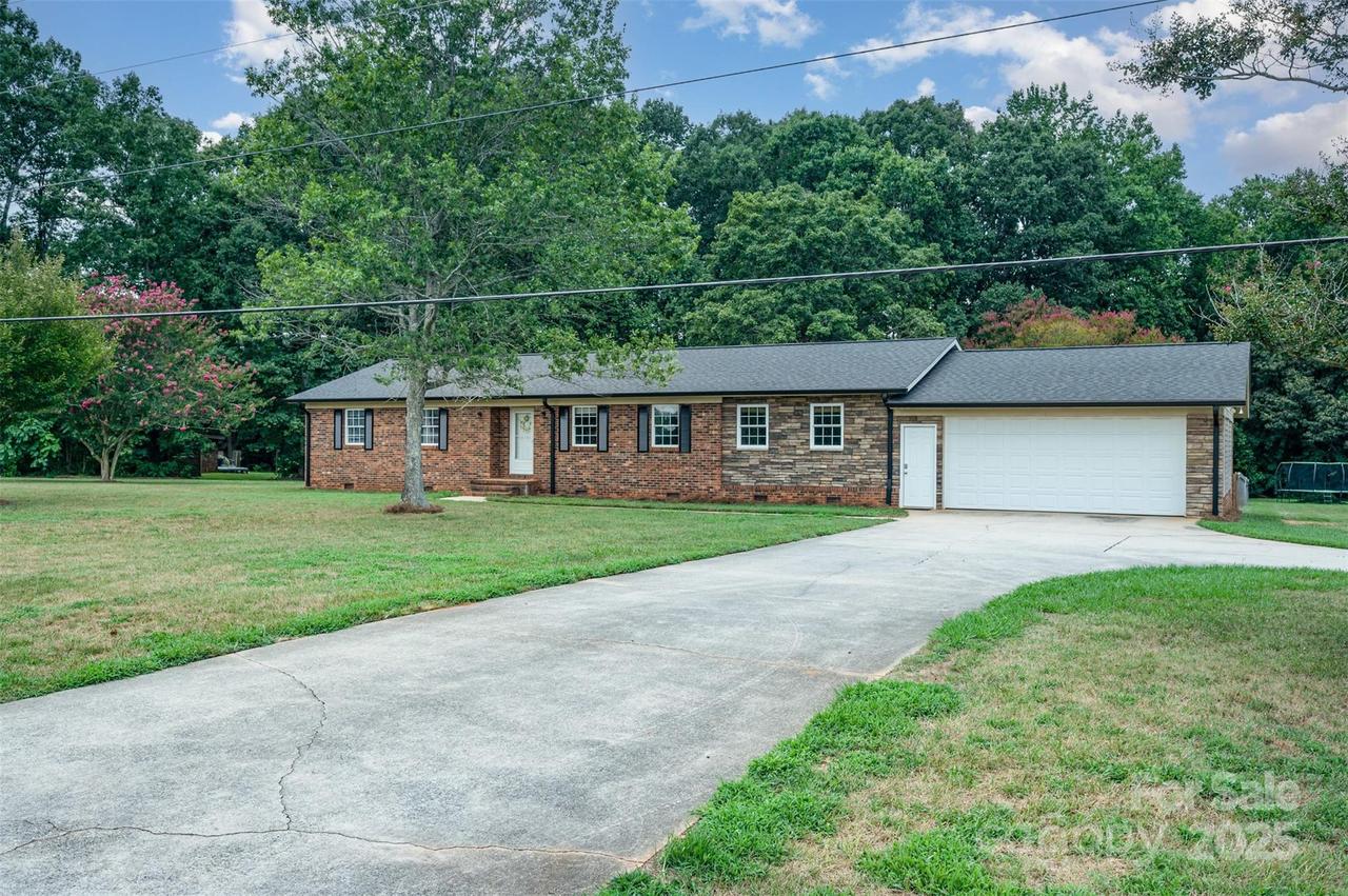 2570 Lipe Rd., China Grove, NC 28023