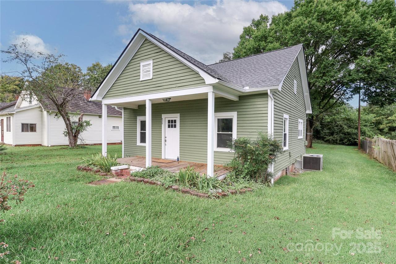 639 S Eastway Dr., Troutman, NC 28166