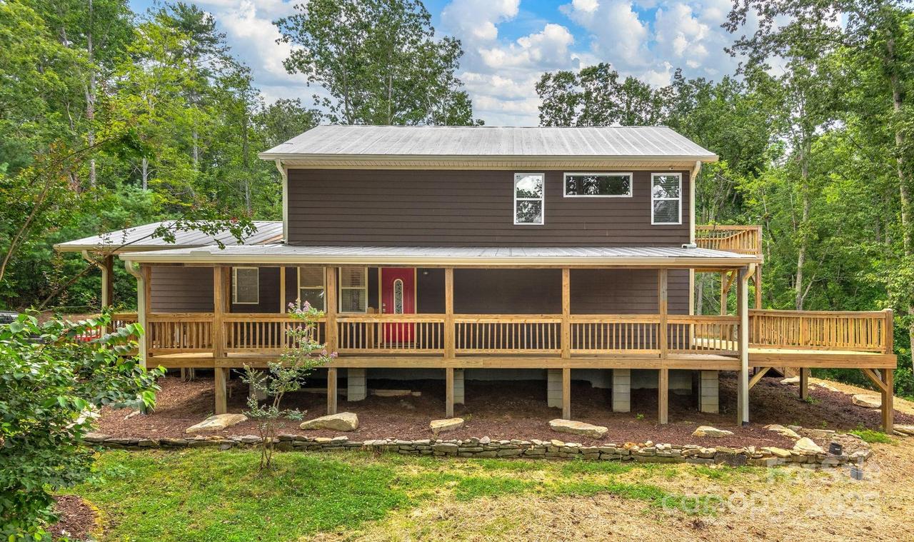 114 Nature Dr., Hendersonville, NC 28792