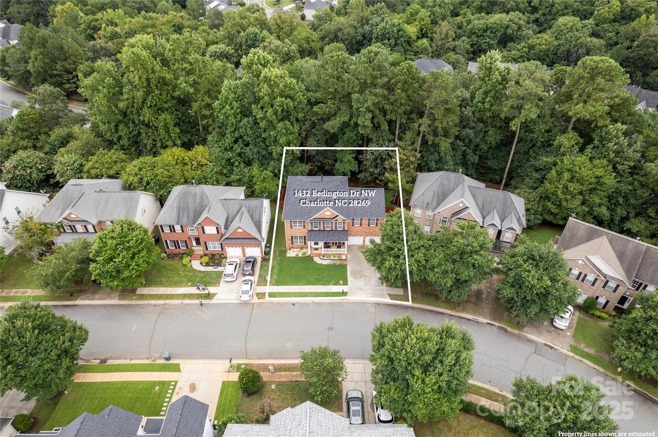 1432 Bedlington Dr., Charlotte, NC 28269