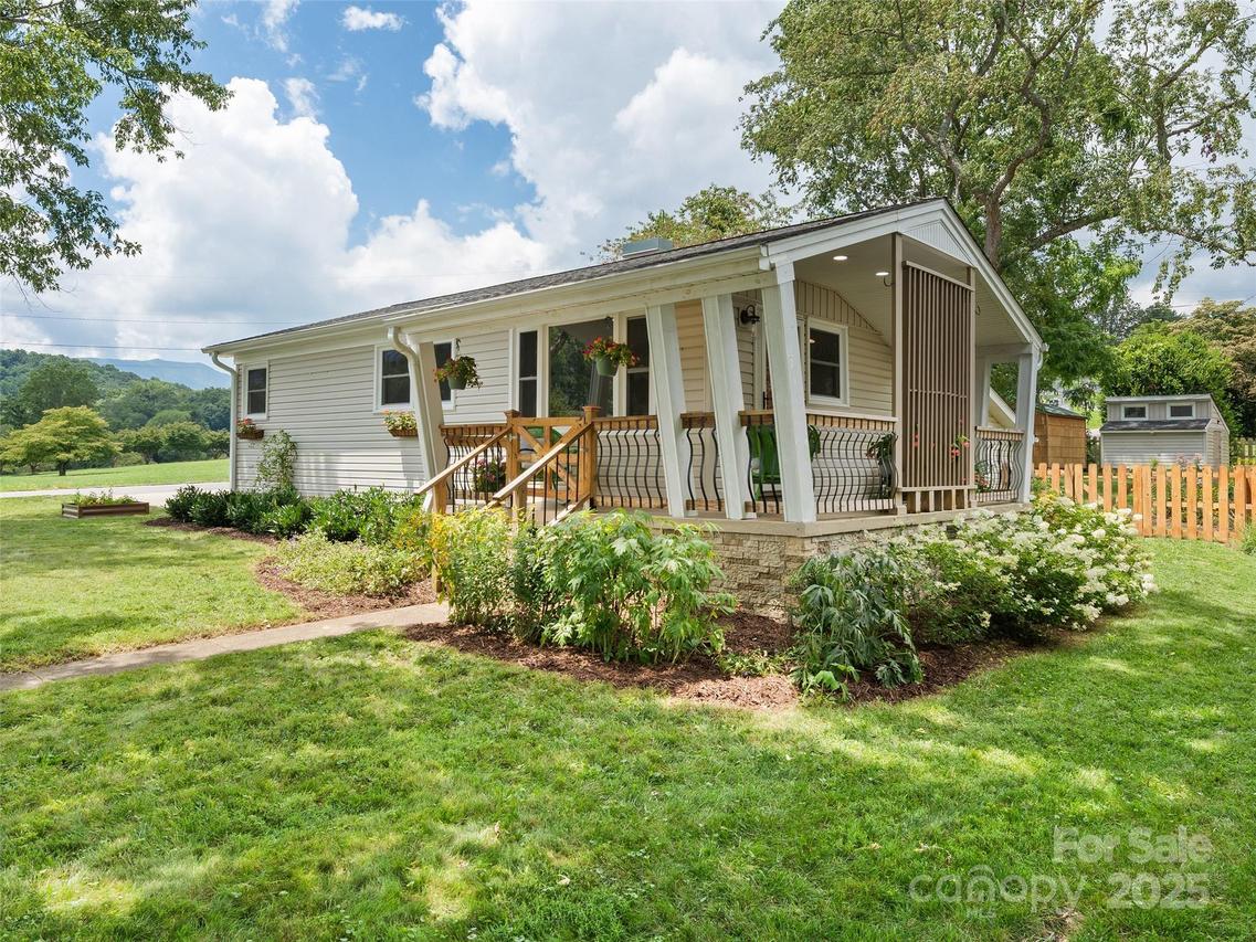 250 Shelton St., Waynesville, NC 28786