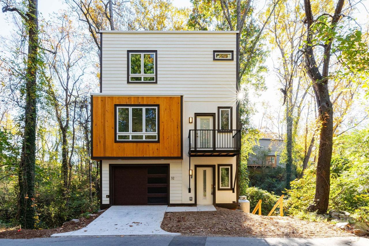 32 Waynesville Ave., Asheville, NC 28806