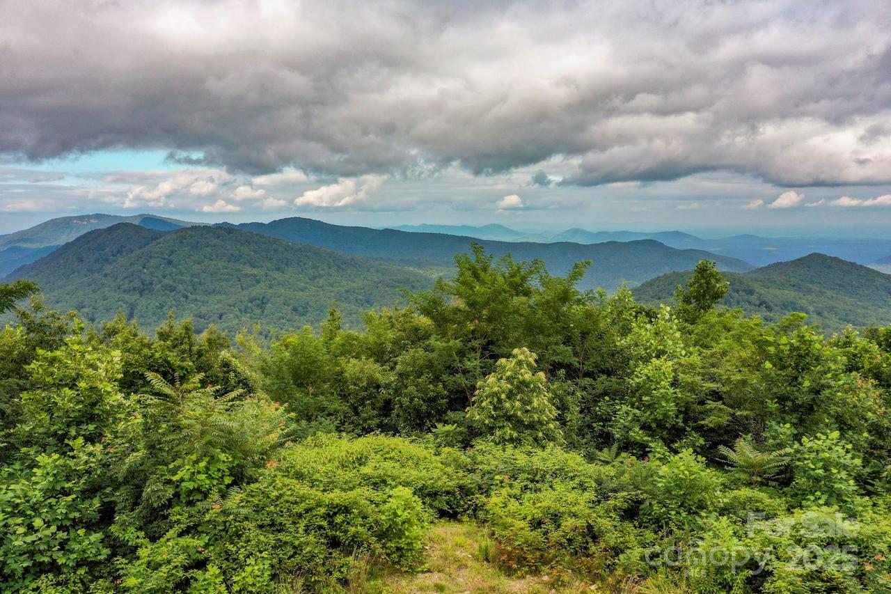 9999 High Cliffs Tr., Black Mountain, NC 28711