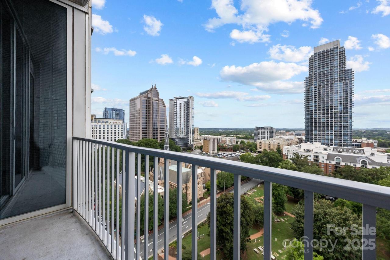 210 N Church Street St. #1406, Charlotte, NC 28202