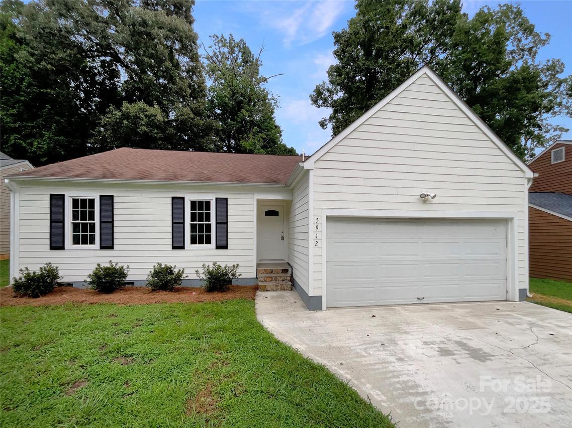 5912 Black Bear Ct., Charlotte, NC 28214