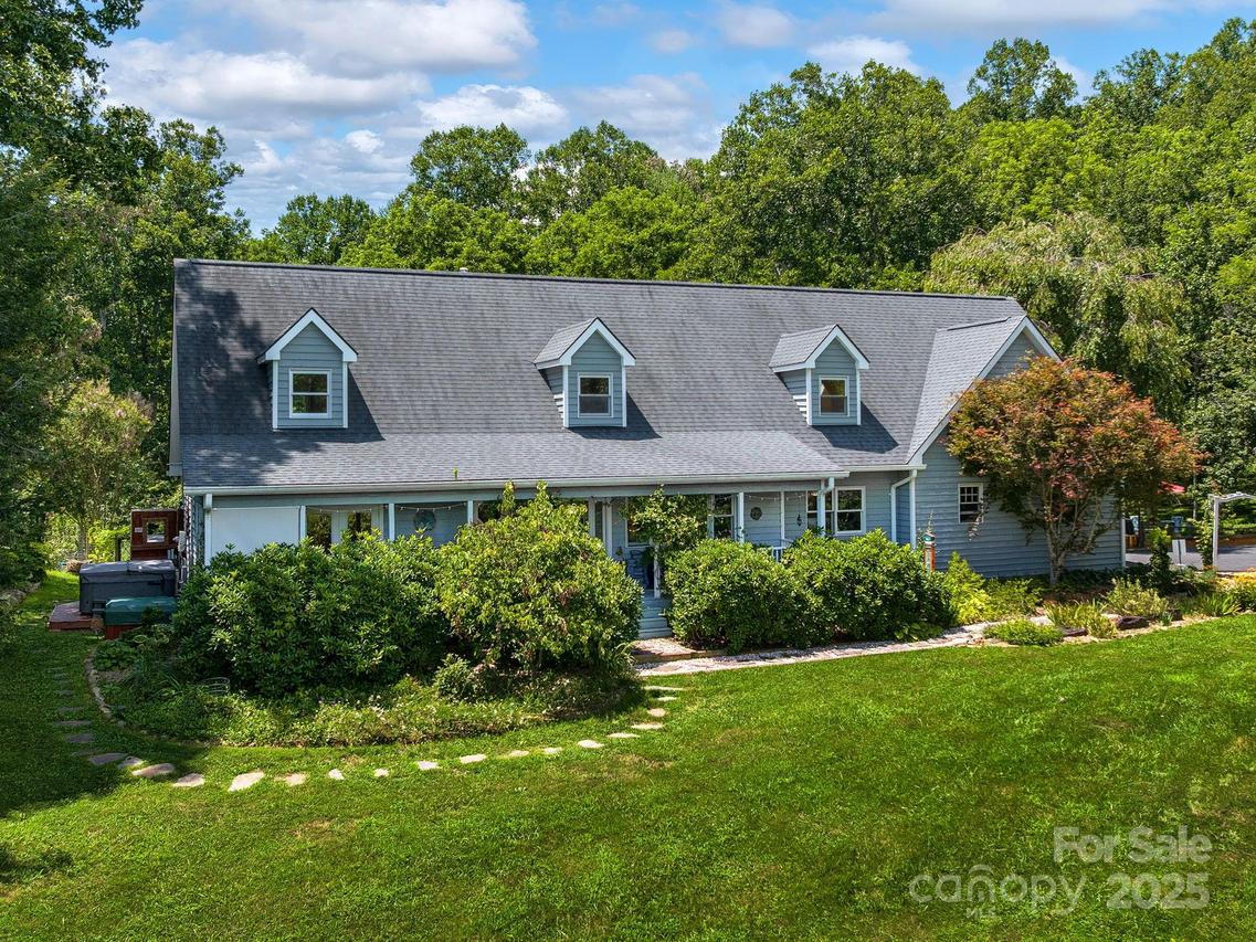 1700 & 1702 New Stock Rd., Weaverville, NC 28787
