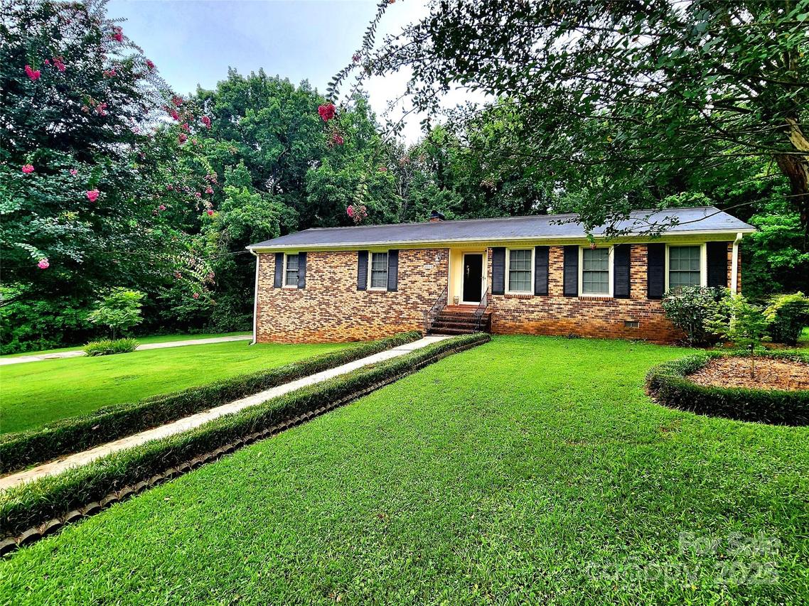 2019 Rhonda Dr., Gastonia, NC 28054