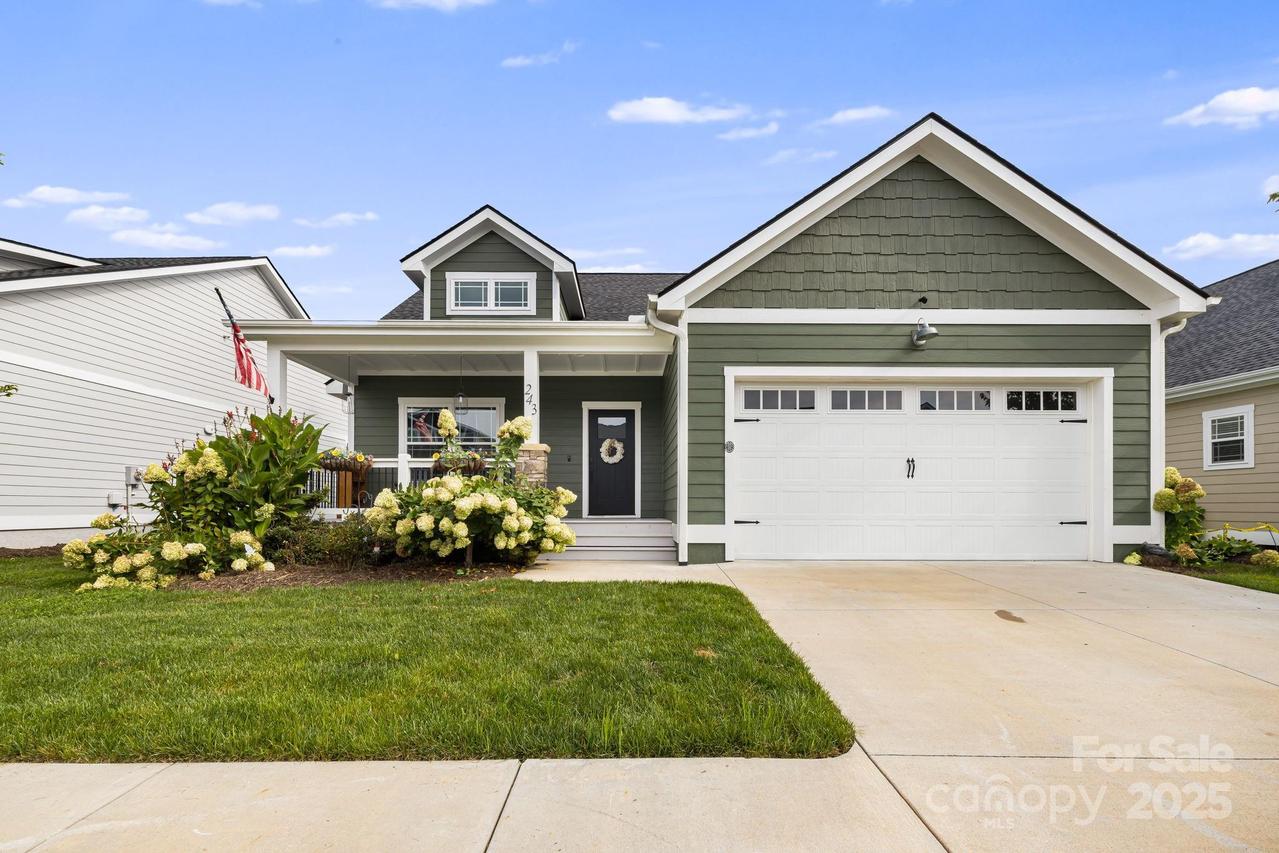 243 Leyland Cir., Hendersonville, NC 28792