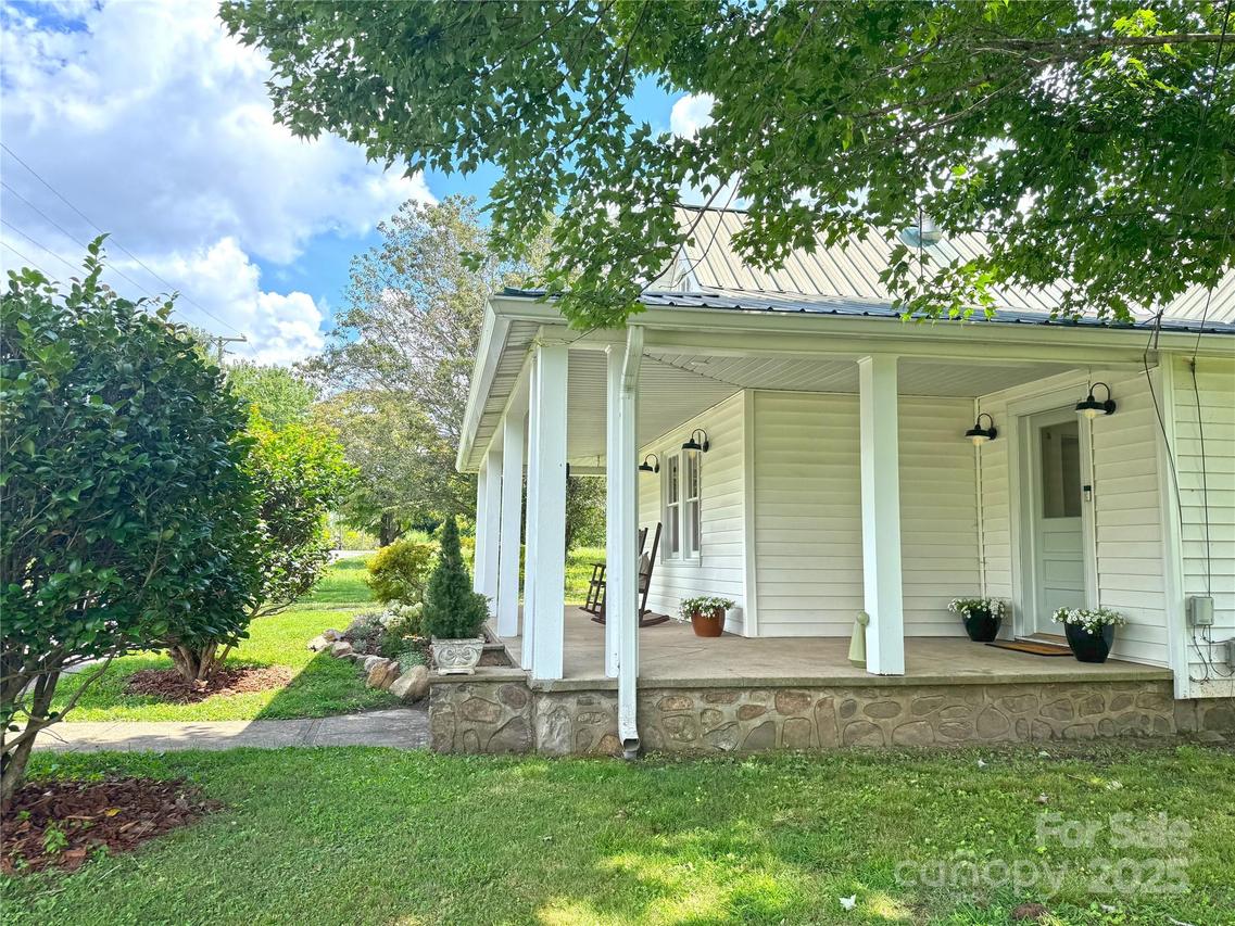 227 E Lawson St., Hot Springs, NC 28743
