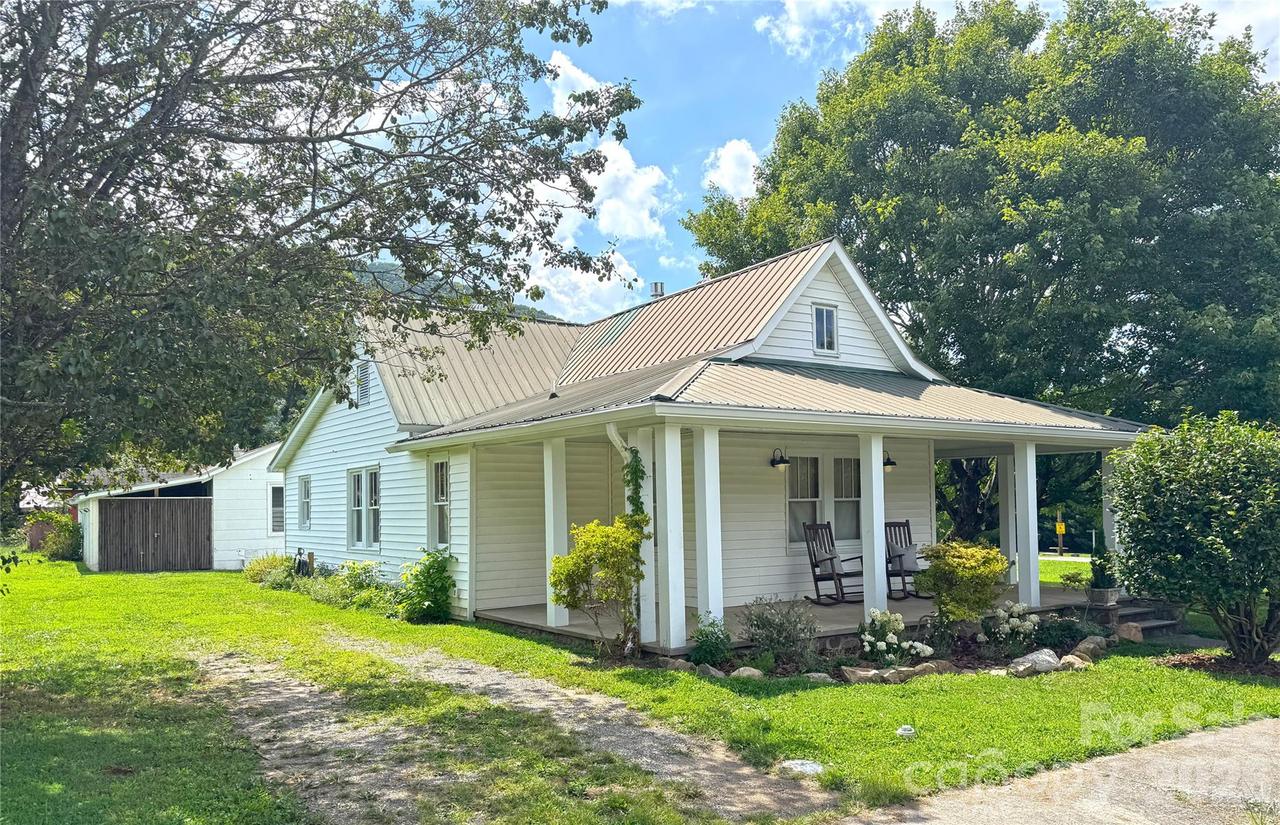 227 E Lawson St., Hot Springs, NC 28743