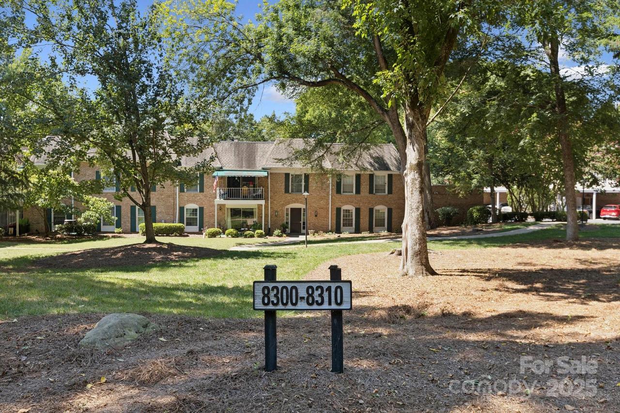8304 Meadow Lakes Dr., Charlotte, NC 28210