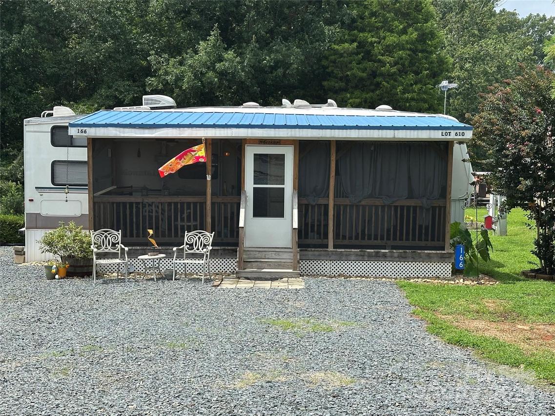 166 Cardinal Ave., New London, NC 28127