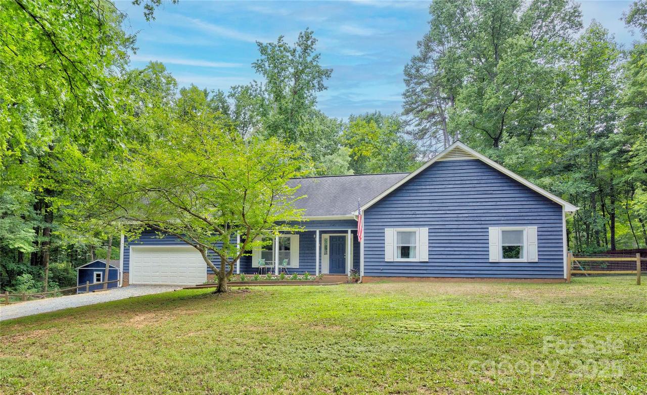 8913 Gosnell Dr., Charlotte, NC 28227