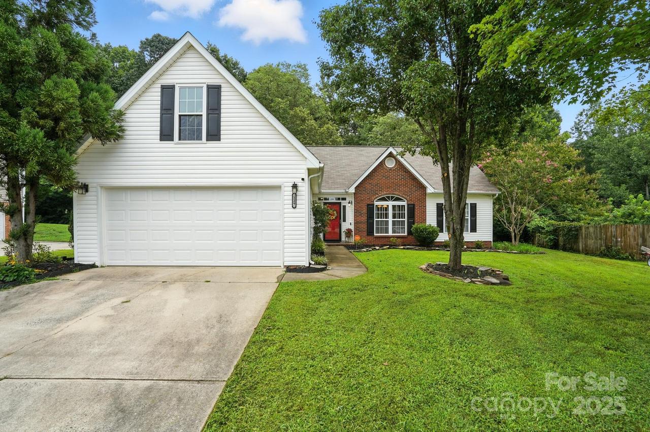 129 Arbridge Ct., Mount Holly, NC 28120