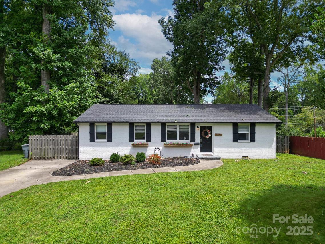3725 Sudbury Rd., Charlotte, NC 28205