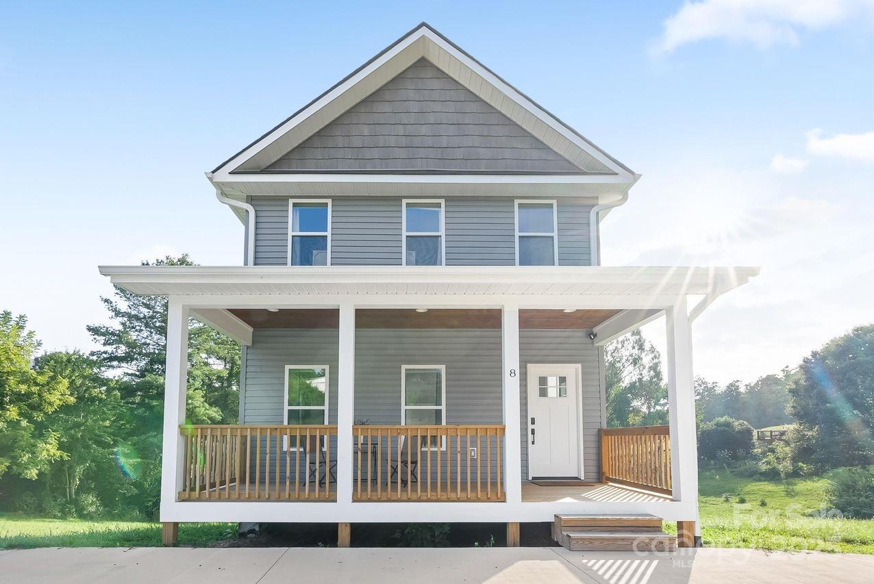 8 Green Tree Ln., Asheville, NC 28805