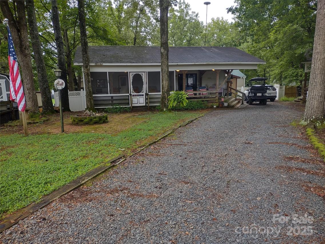 108 Captains Ct., Mount Gilead, NC 27306