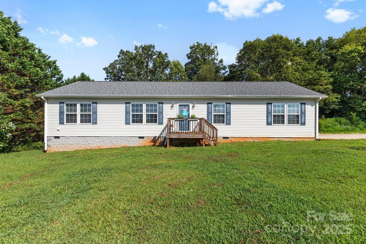 288 Howard Norton Dr., Hiddenite, NC 28636