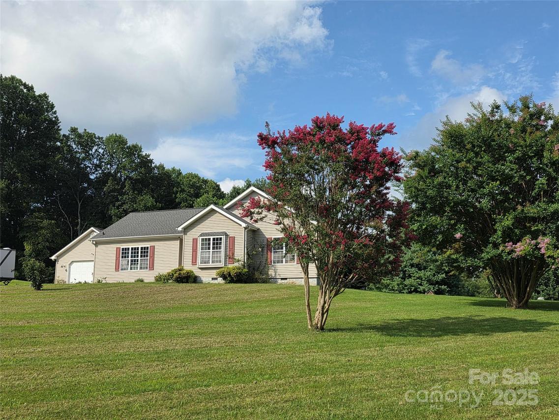 21 Persimmon Dr., Mills River, NC 28759