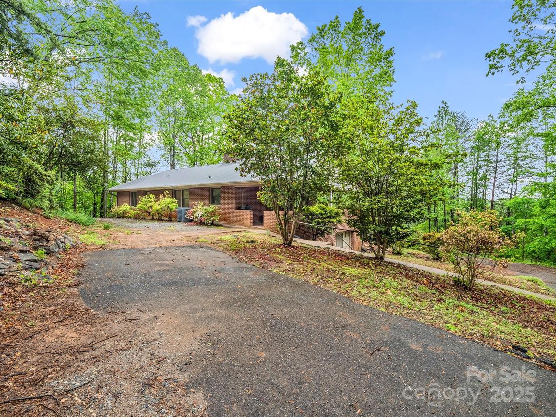 200 Little Wings Mountain Rd., Columbus, NC 28722