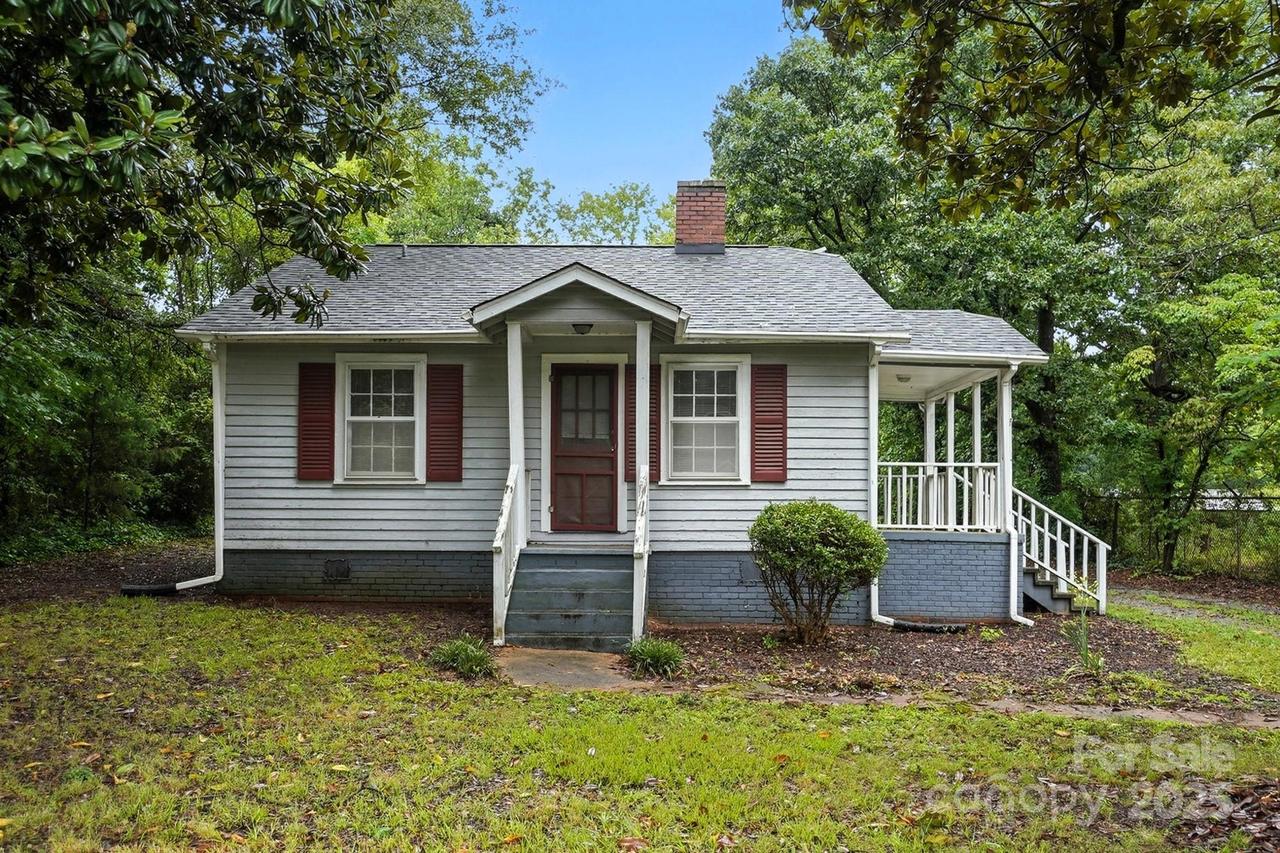 106 W Henry St., Belmont, NC 28012