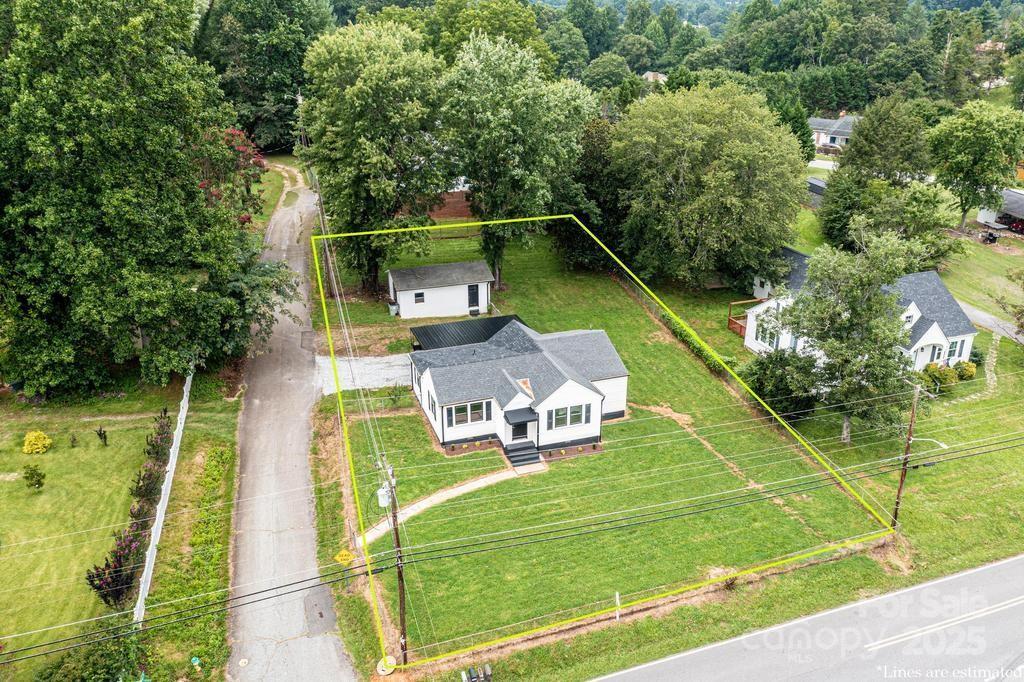 1105 Wildwood Rd., Lenoir, NC 28645