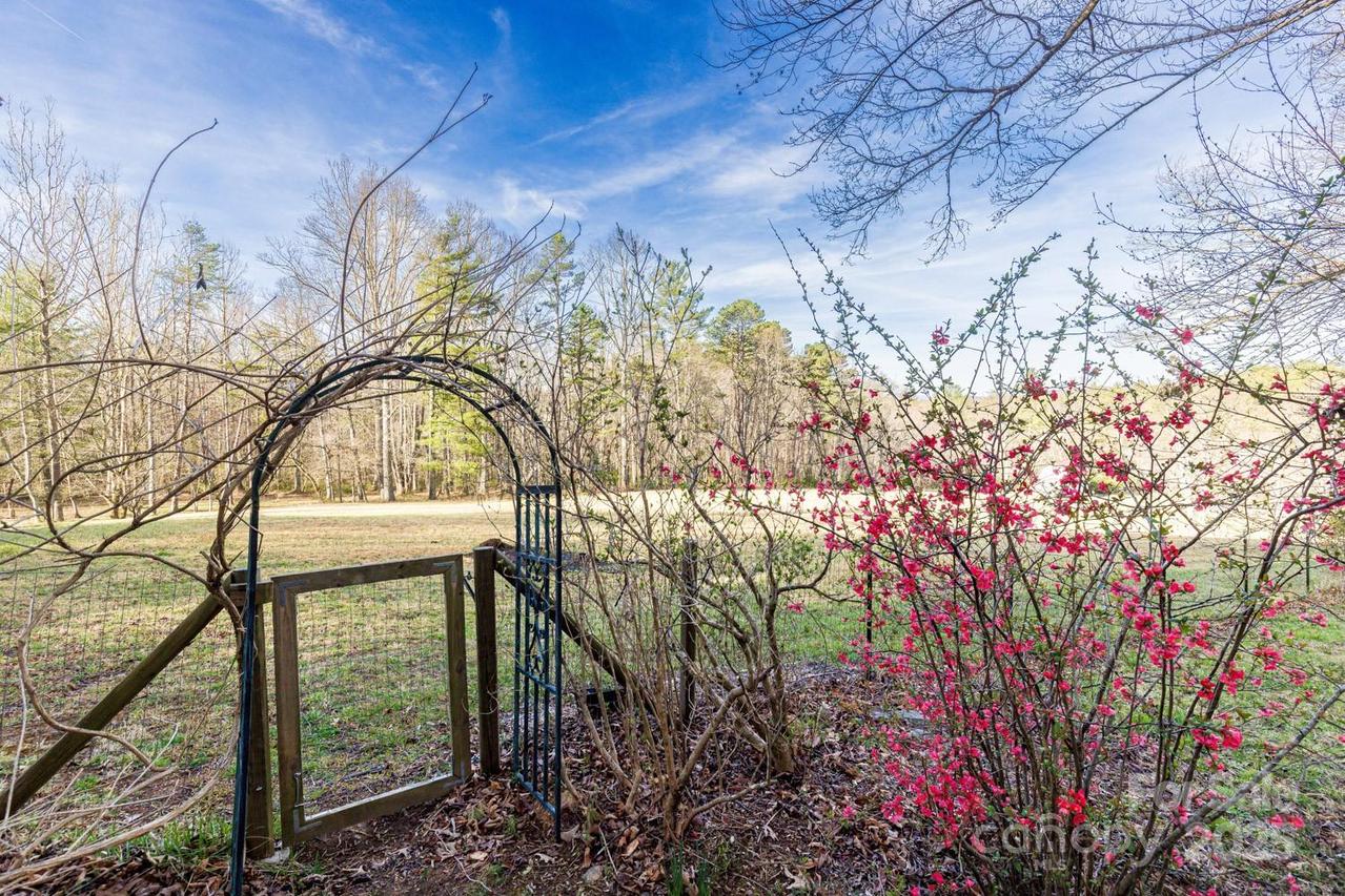 117 Woods View Tr., Fairview, NC 28730
