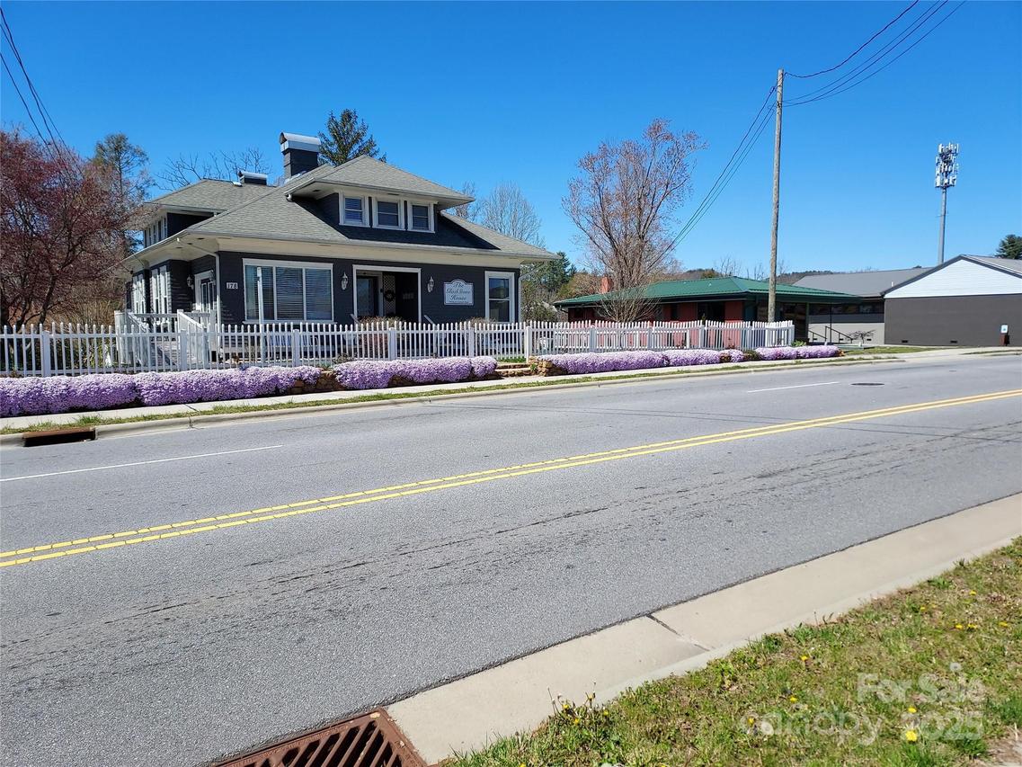 178 S Caldwell St., Brevard, NC 28712