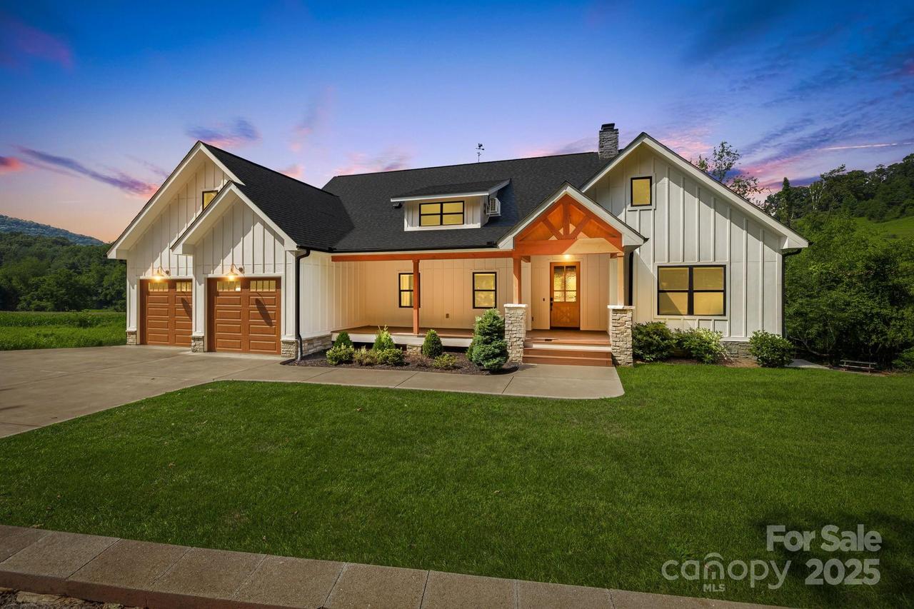 111 Oak Mountain Dr., Leicester, NC 28748
