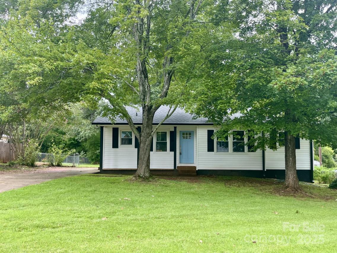 523 Hickory Nut Ln., China Grove, NC 28023