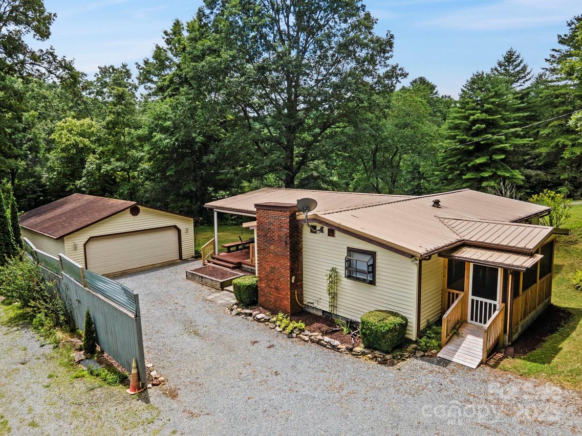 105 Corn Dr., Cedar Mountain, NC 28718