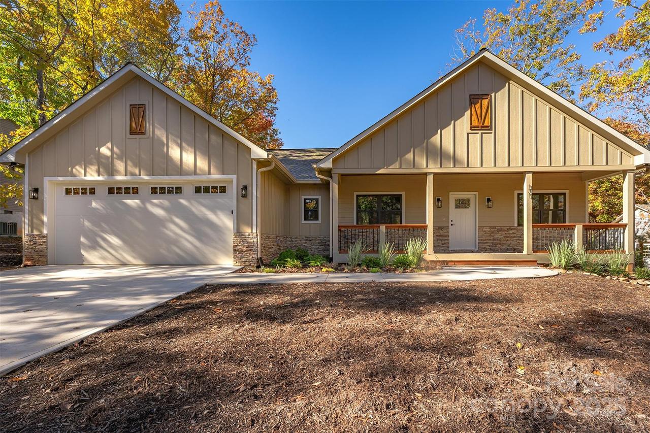 131 Dalton Ct., Lake Lure, NC 28746