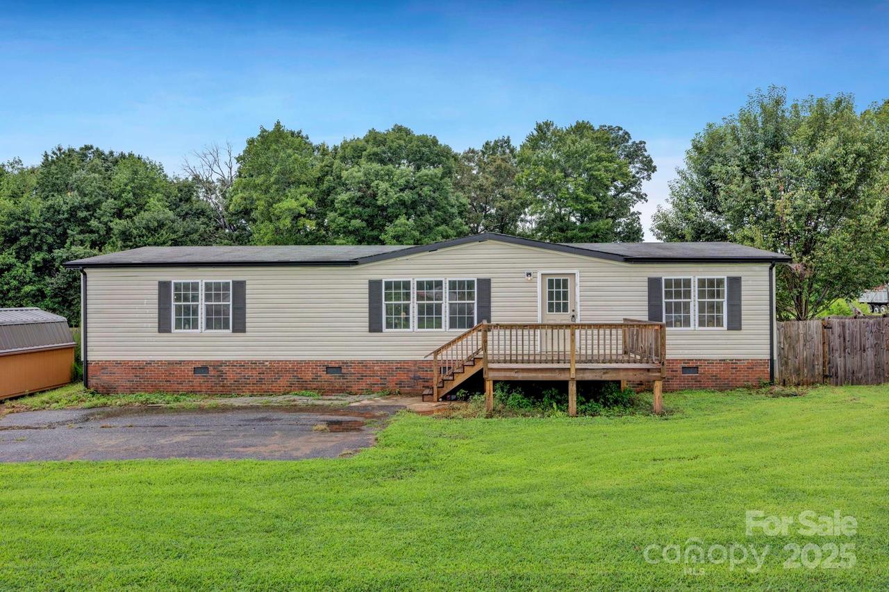 4067 Angel Ln., Maiden, NC 28650